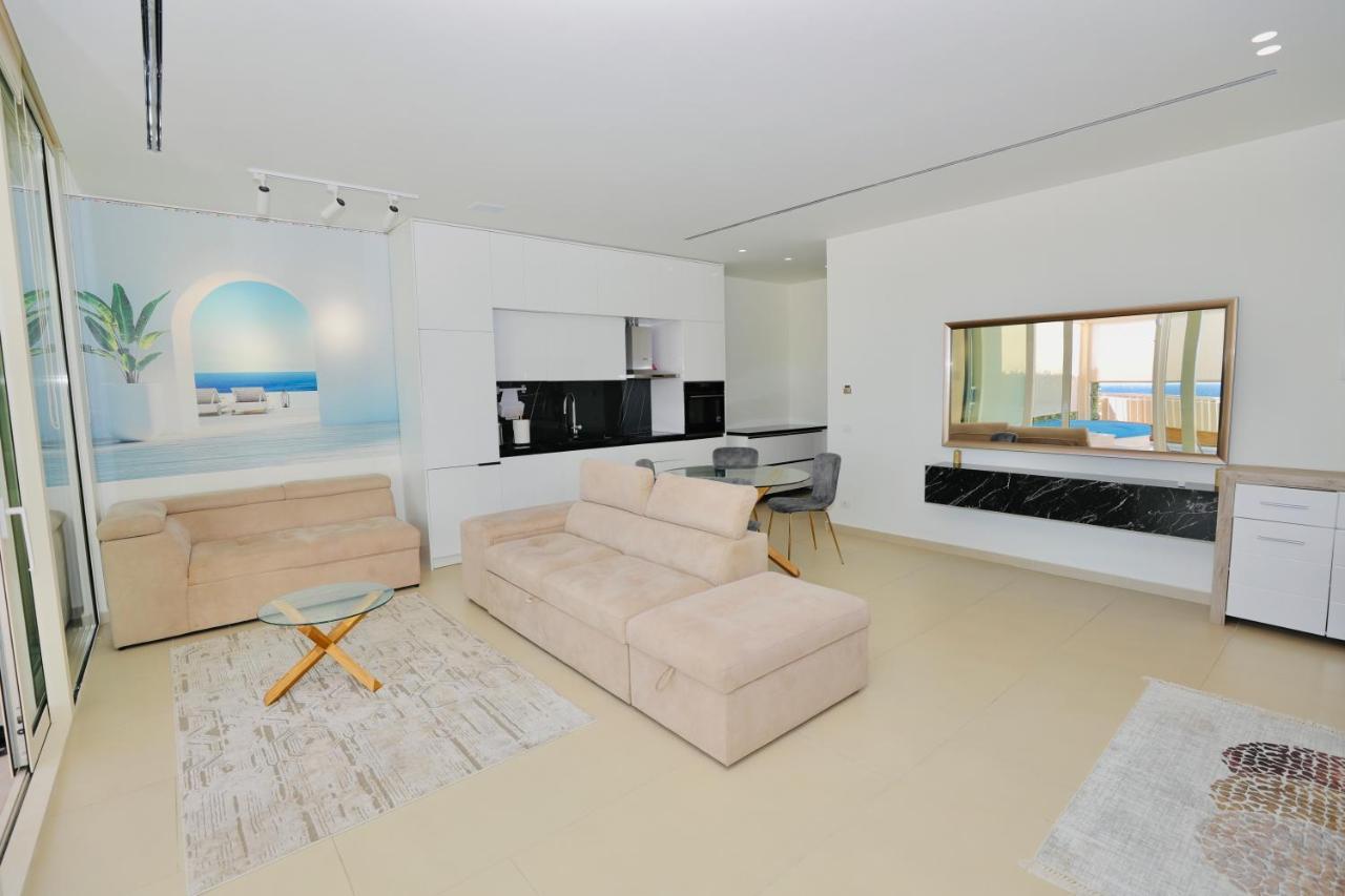 Villa Coast & Residences 94 *