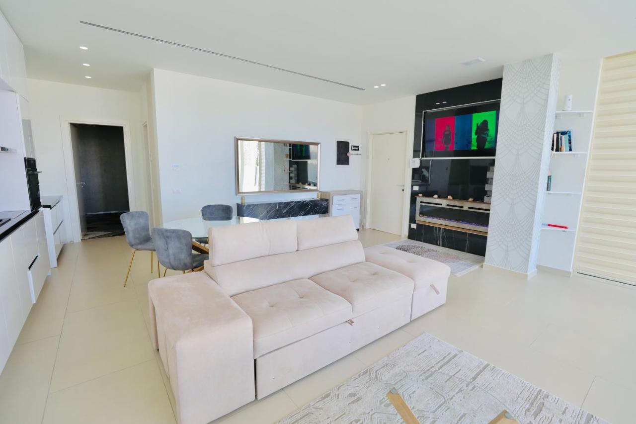 Coast & Residences 94 Paljasa