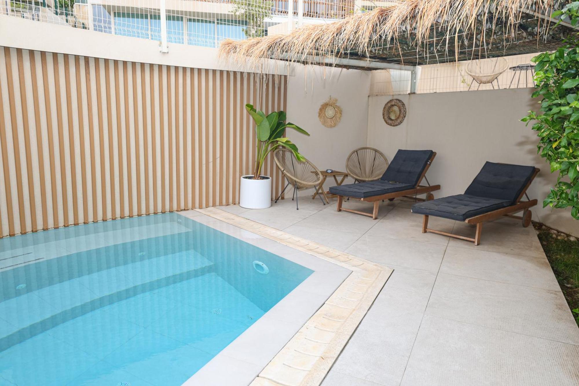 Coast & Residences 94 *